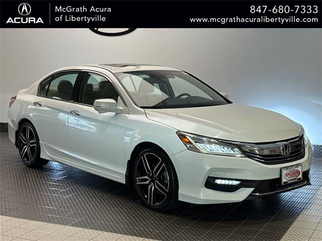 2017 Honda Accord Touring — Sedan — 90,869 mi — Libertyville, IL