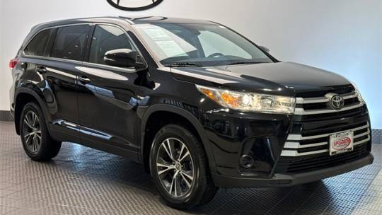 2019 Toyota Highlander LE V6 — SUV — 69,723 mi — Libertyville, IL