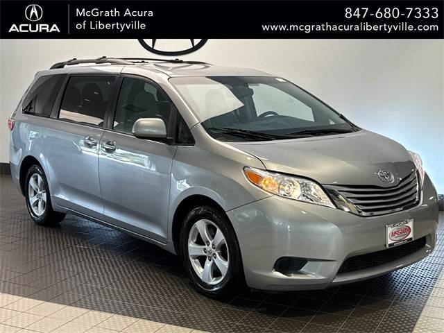 2015 Toyota Sienna LE — Minivan — 79,407 mi — Libertyville, IL