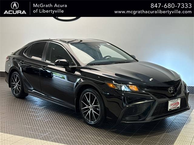 2022 Toyota Camry SE — Sedan — 37,739 mi — Libertyville, IL