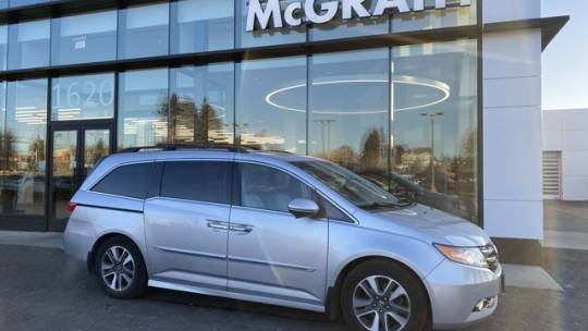 2015 Honda Odyssey Touring — Minivan — 98,654 mi — Libertyville, IL