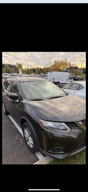 2016 Nissan Rogue SV — SUV — 88,925 mi — Libertyville, IL
