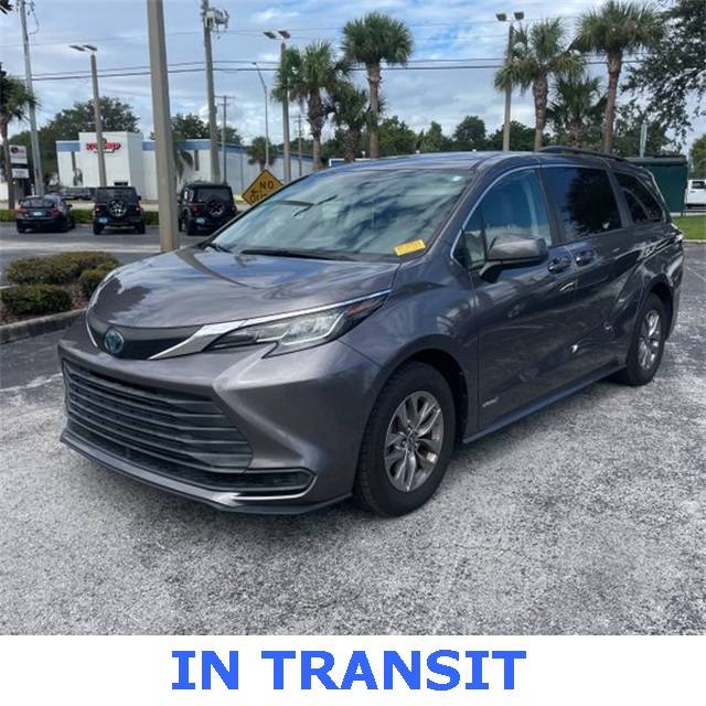 2021 Toyota Sienna LE — Minivan — 54,725 mi — Libertyville, IL
