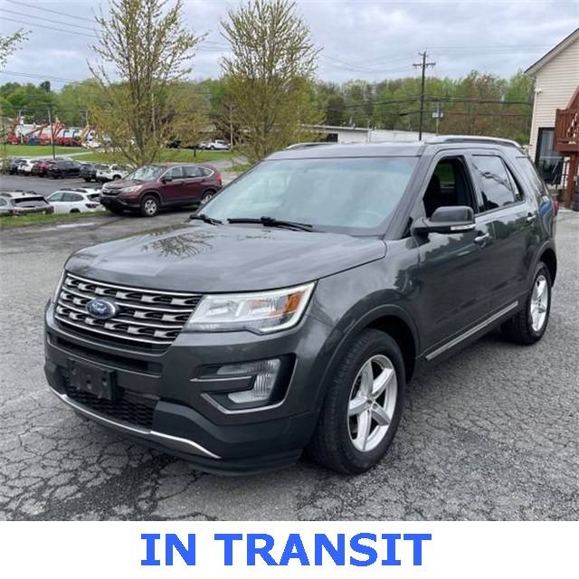 2017 Ford Explorer XLT — SUV — 52,686 mi — Libertyville, IL