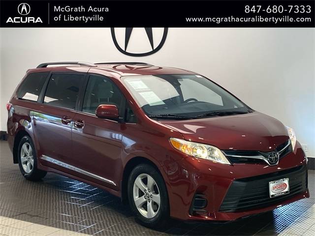 2020 Toyota Sienna LE — Minivan — 64,054 mi — Libertyville, IL