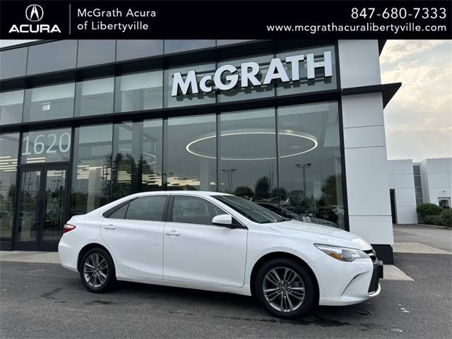 2017 Toyota Camry SE — Sedan — 37,910 mi — Libertyville, IL