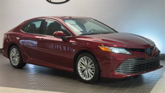 2019 Toyota Camry Hybrid XLE — Sedan — 57,164 mi — Libertyville, IL