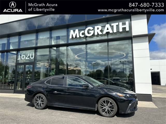 2022 Toyota Camry SE — Sedan — 41,721 mi — Libertyville, IL