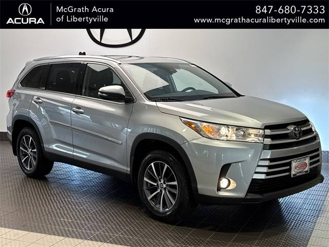 2019 Toyota Highlander XLE — SUV — 68,775 mi — Libertyville, IL