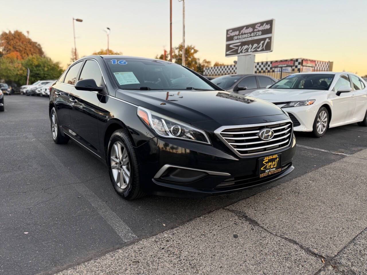 2016 Hyundai Sonata SE — Sedan — 87,969 mi — Sacramento, CA