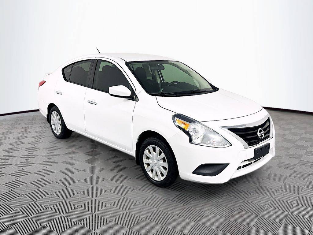 2019 Nissan Versa SV