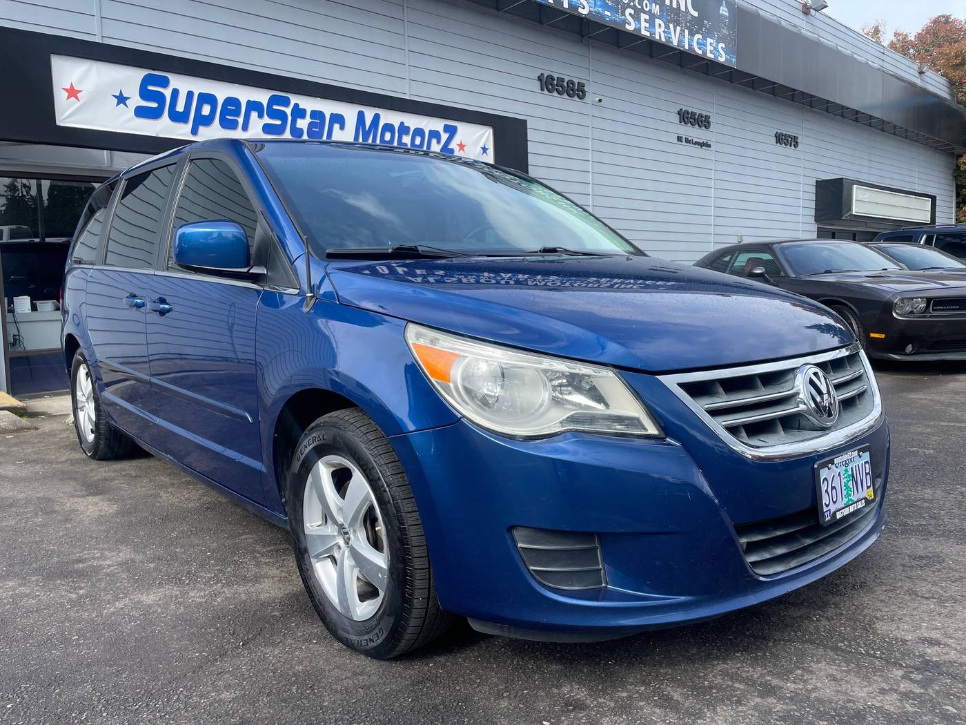 2010 Volkswagen Routan SEL — Minivan — 143,174 mi — Milwaukie, OR