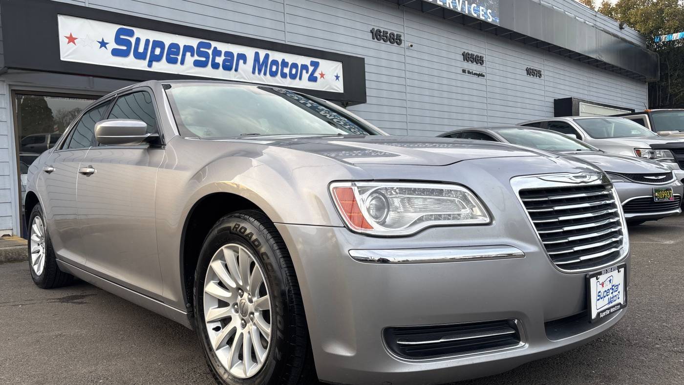 2014 Chrysler 300 Base — Sedan — 11,000 mi — Milwaukie, OR