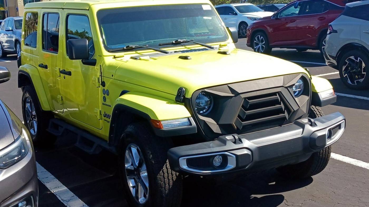 2022 Jeep Wrangler Sahara — SUV — 15,983 mi — Naples, FL