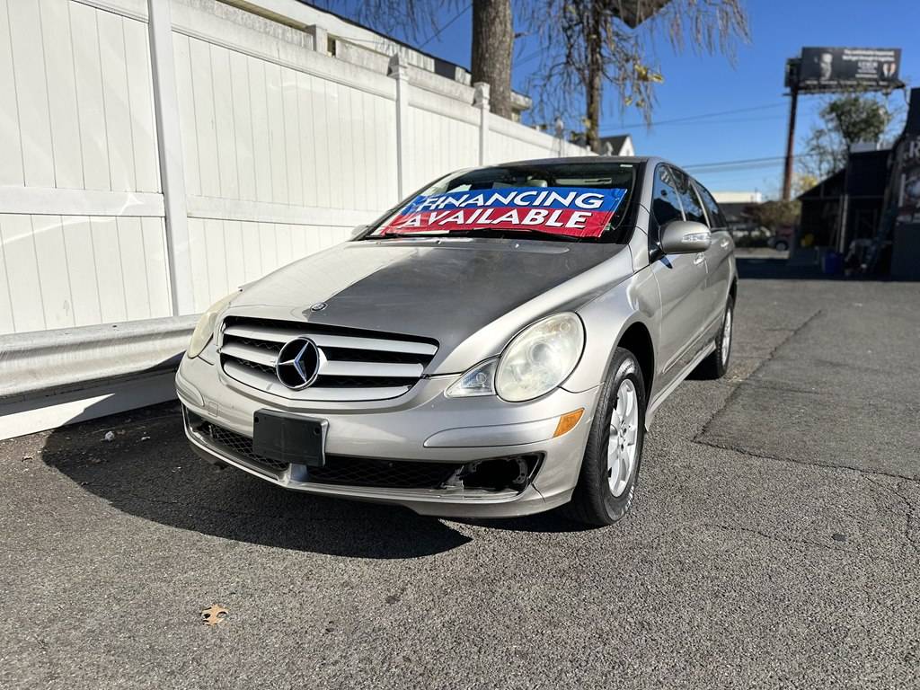 2006 Mercedes-Benz R-Class R 350 — Wagon — 143,644 mi — Paterson, NJ