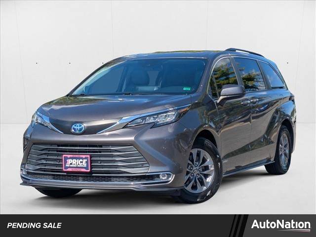 2021 Toyota Sienna XLE — Minivan — 64,515 mi — Sterling, VA