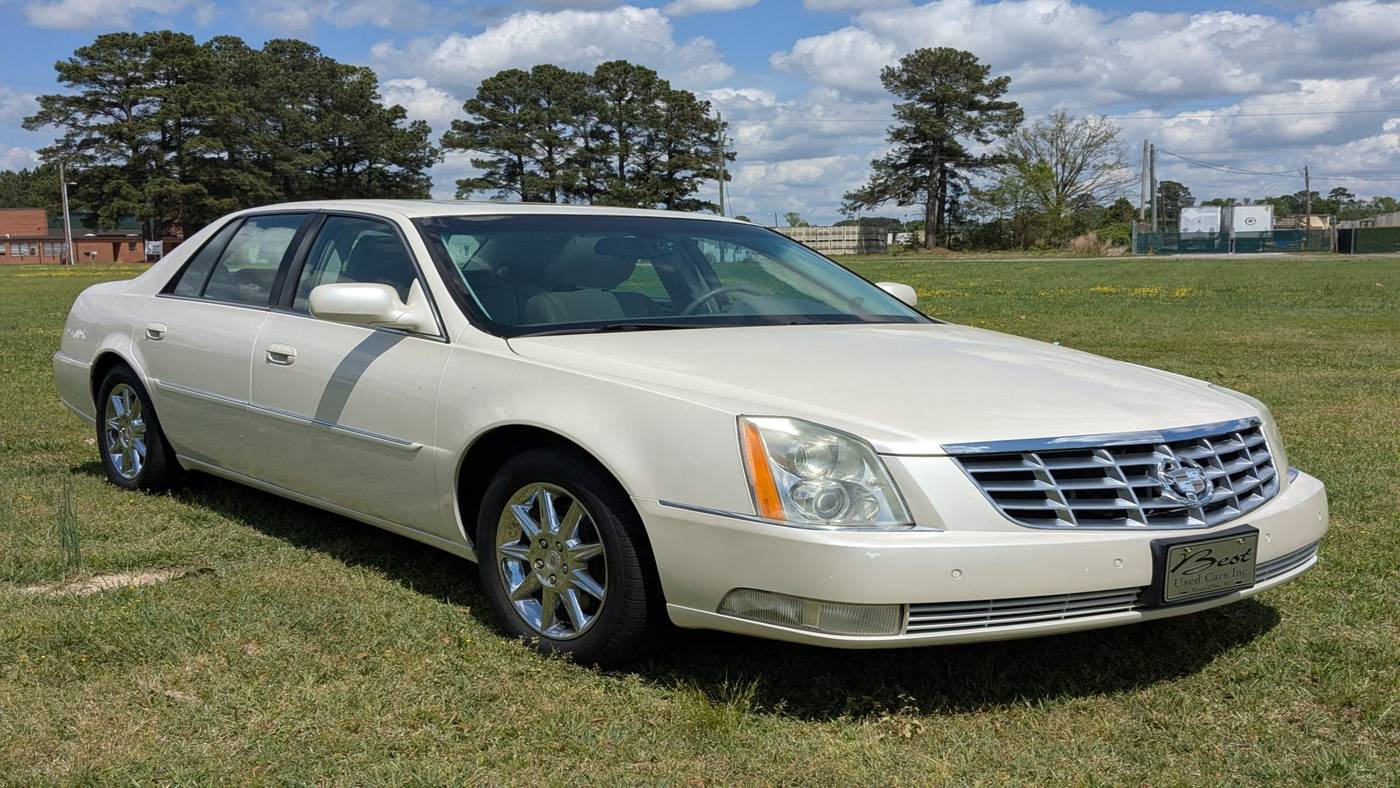 2010 Cadillac DTS 1SC — Sedan — 121,480 mi — Mount Olive, NC