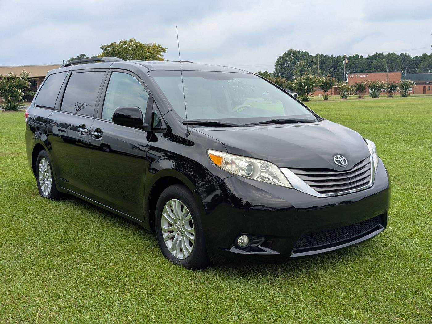 2013 Toyota Sienna Limited — Minivan — 189,260 mi — Mount Olive, NC