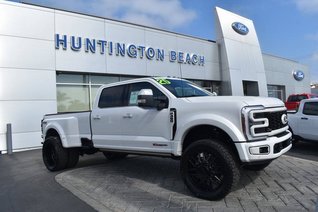 2025 Ford Super Duty F-450 XL — Pickup Truck — 518 mi — Huntington Beach, CA