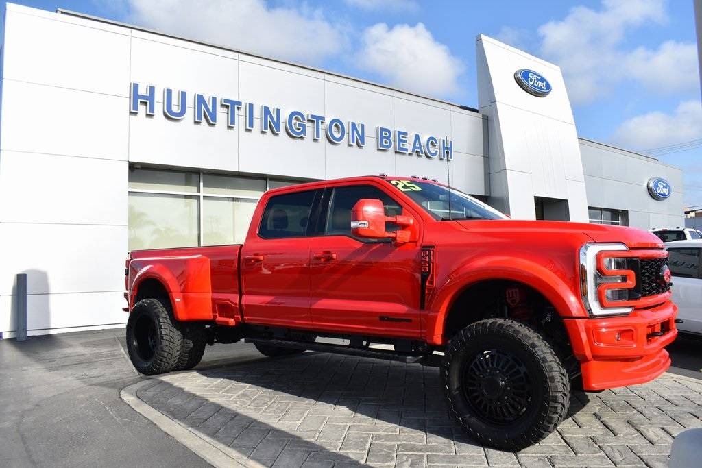 2025 Ford Super Duty F-450 LARIAT — Pickup Truck — 641 mi — Huntington Beach, CA