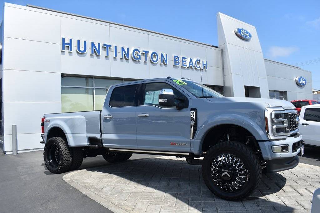2025 Ford Super Duty F-450 XL — Pickup Truck — 451 mi — Huntington Beach, CA