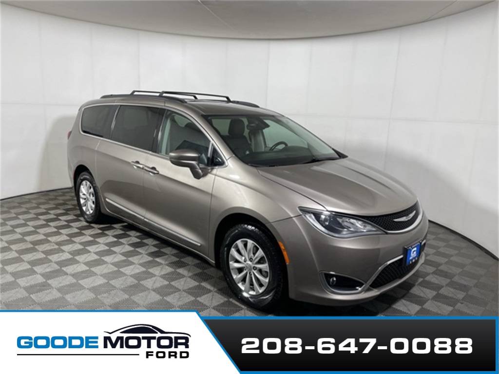 2017 Chrysler Pacifica Touring L — Minivan — 101,171 mi — Burley, ID