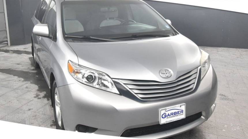 2017 Toyota Sienna L — Minivan — 100,087 mi — Rochester, NY