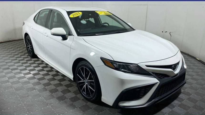 2021 Toyota Camry SE — Sedan — 81,300 mi — Greenwood, IN