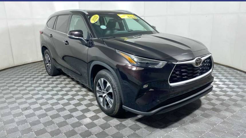 2022 Toyota Highlander XLE — SUV — 42,756 mi — Greenwood, IN