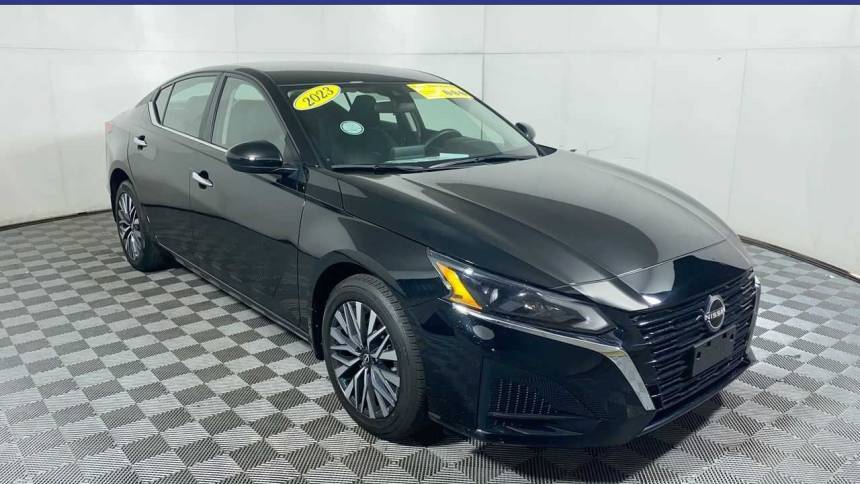 2023 Nissan Altima SV — Sedan — 9,014 mi — Greenwood, IN