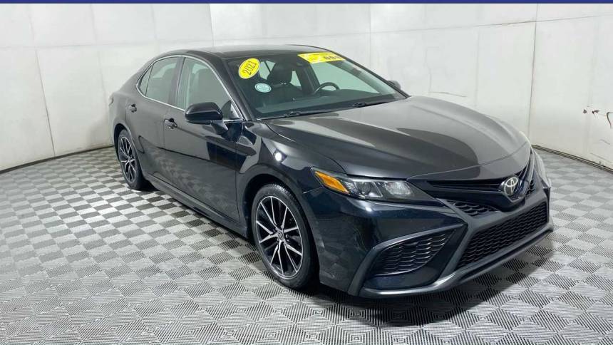 2021 Toyota Camry SE — Sedan — 64,636 mi — Greenwood, IN