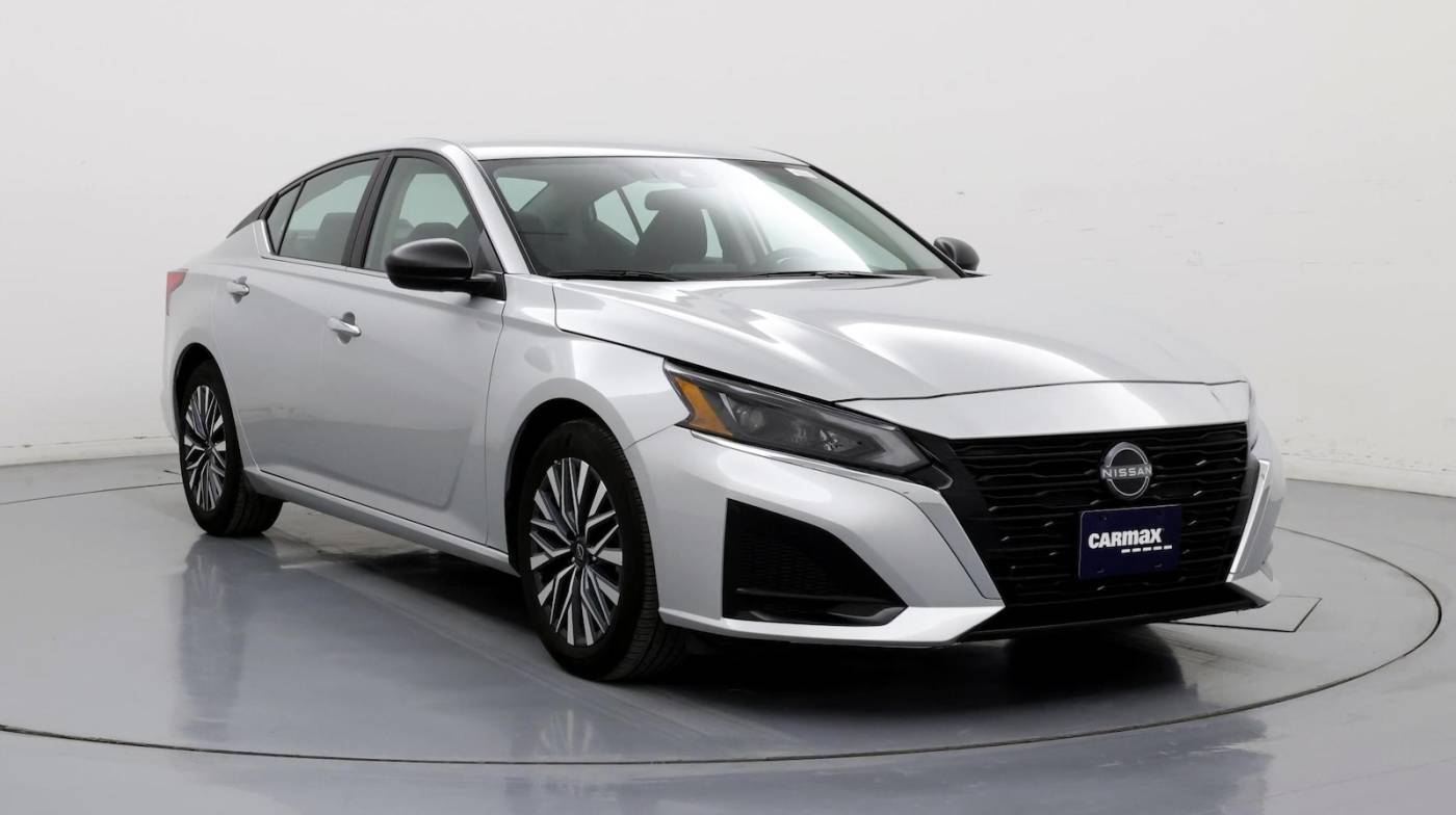 2024 Nissan Altima SV — Sedan — 17,846 mi — Urbandale, IA
