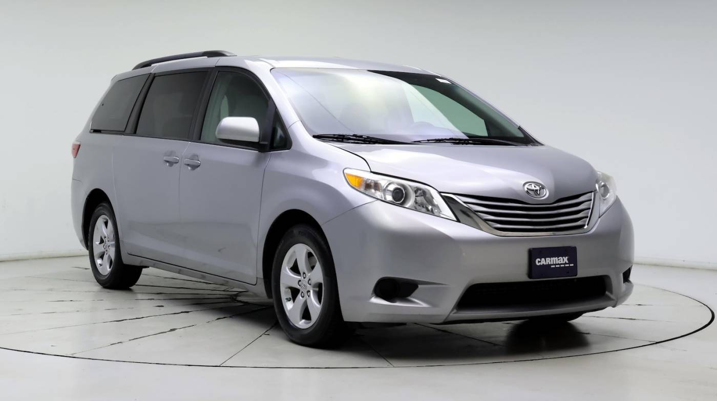 2017 Toyota Sienna LE — Minivan — 109,240 mi — Urbandale, IA