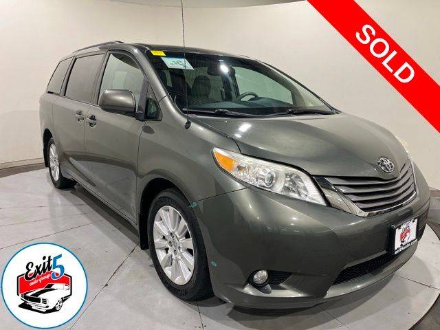 2014 Toyota Sienna XLE — Minivan — 89,623 mi — Latham, NY