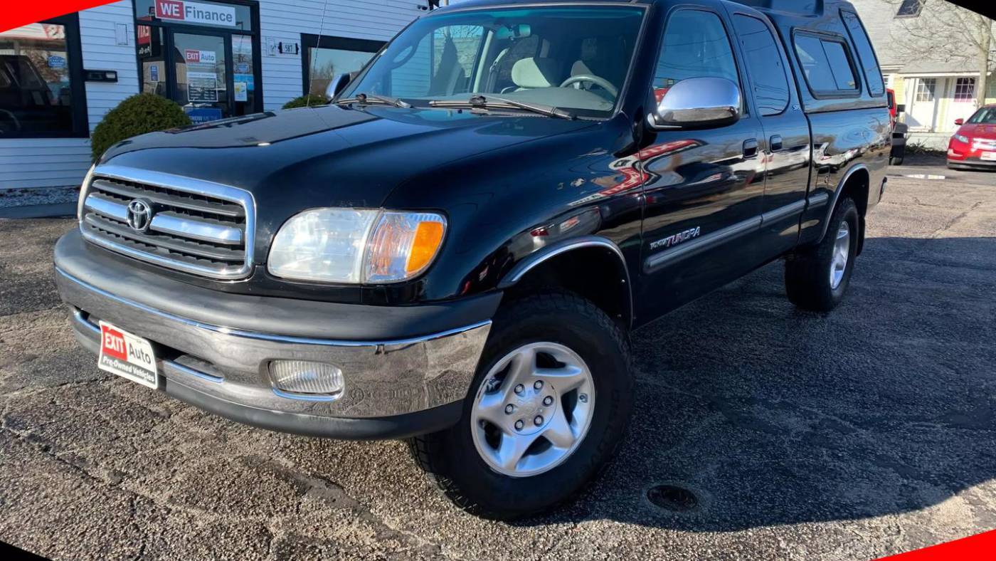 2000 Toyota Tundra SR5 — Pickup Truck — 61,885 mi — Hyannis, MA