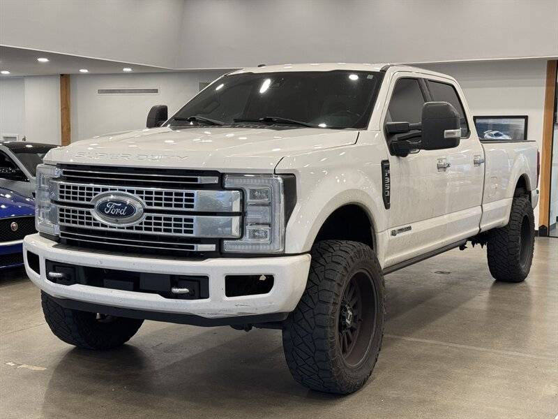2018 Ford Super Duty F-350 Platinum — Pickup Truck — 160,700 mi — Gladstone, OR