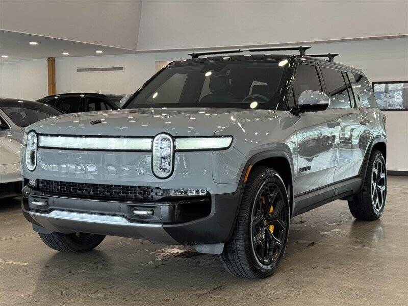 2023 Rivian R1S