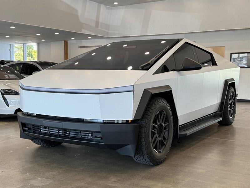 2024 Tesla Cybertruck Standard — Pickup Truck — 622 mi — Gladstone, OR