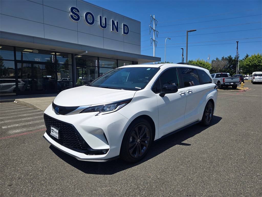 2023 Toyota Sienna XSE — Minivan — 27,170 mi — Renton, WA