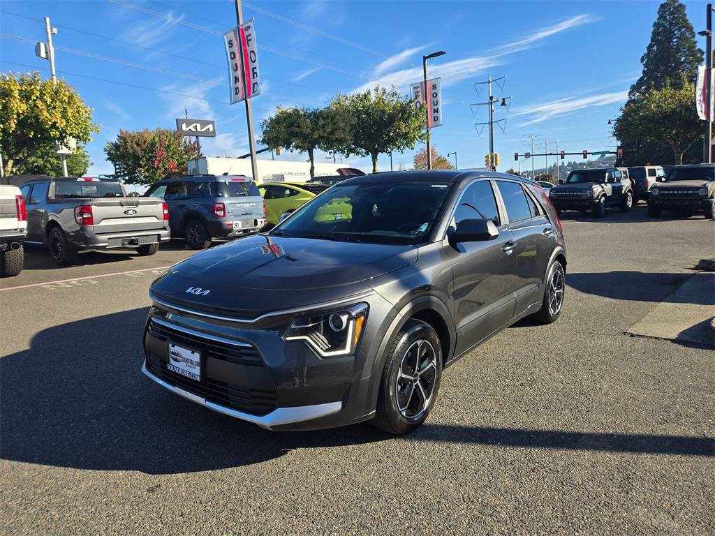 2023 Kia Niro Hybrid LX — SUV — 24,303 mi — Renton, WA