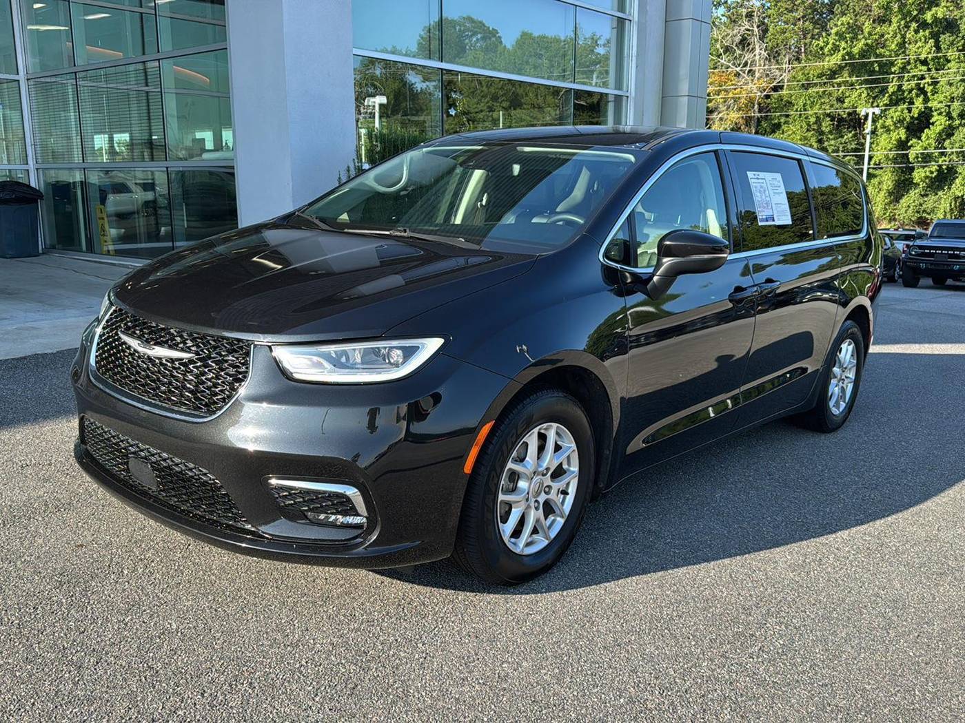 2023 Chrysler Pacifica Touring L — Minivan — 64,670 mi — Macon, GA