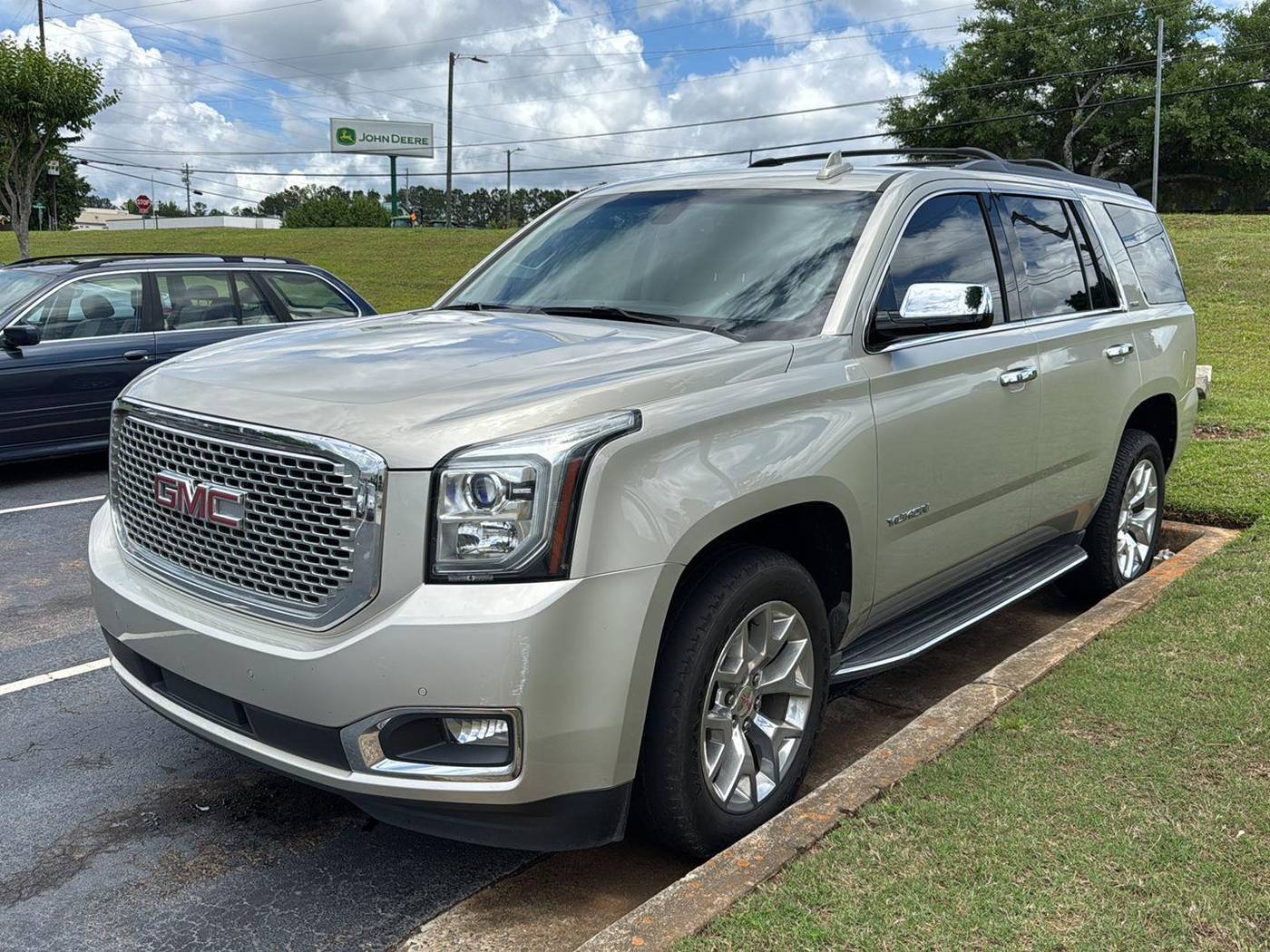 2016 GMC Yukon SLE — SUV — 134,482 mi — Macon, GA