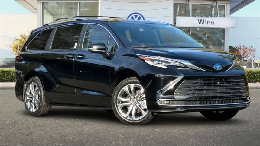 2023 Toyota Sienna Platinum — Minivan — 55,837 mi — Newark, CA
