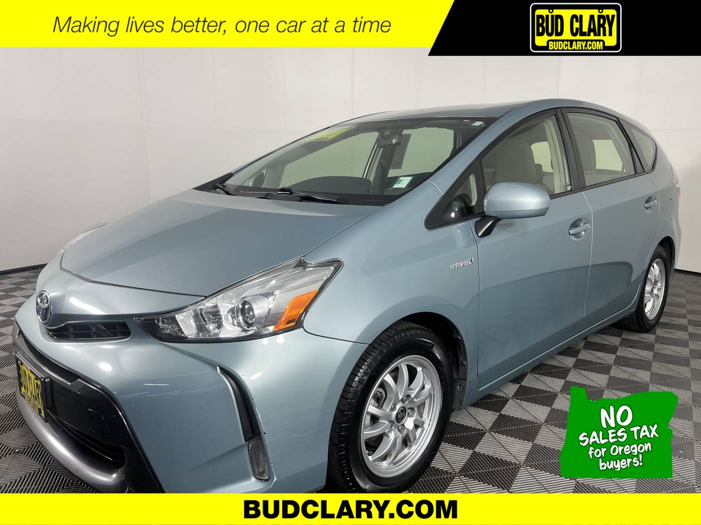 2017 Toyota Prius v Two — Wagon — 112,464 mi — Longview, WA