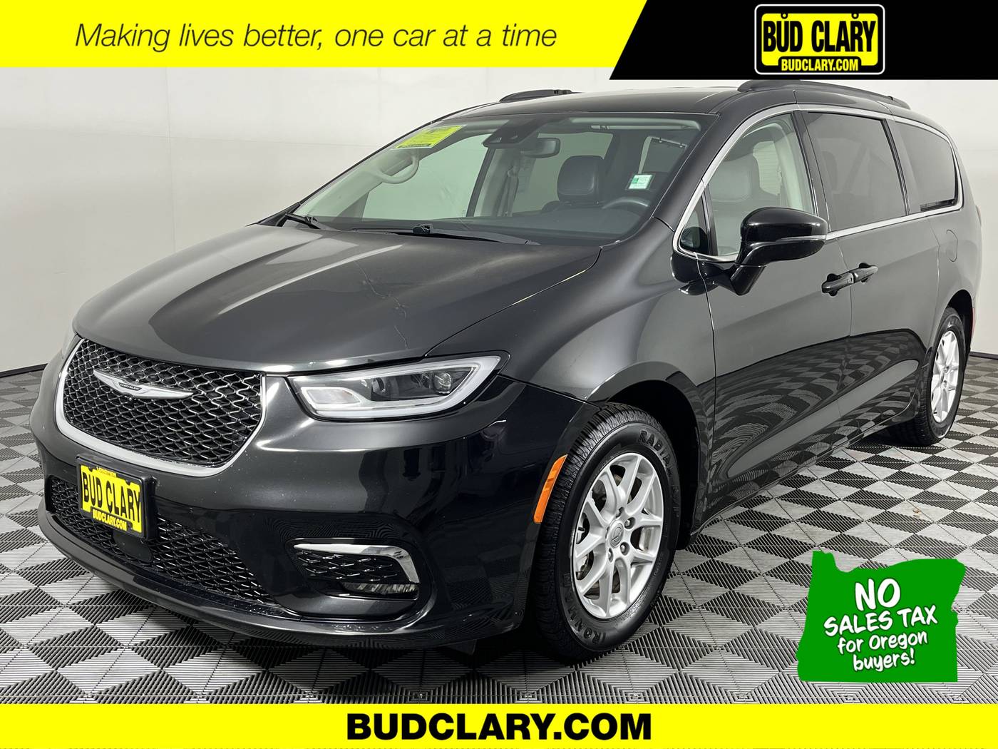 2022 Chrysler Pacifica Touring L — Minivan — 67,467 mi — Longview, WA