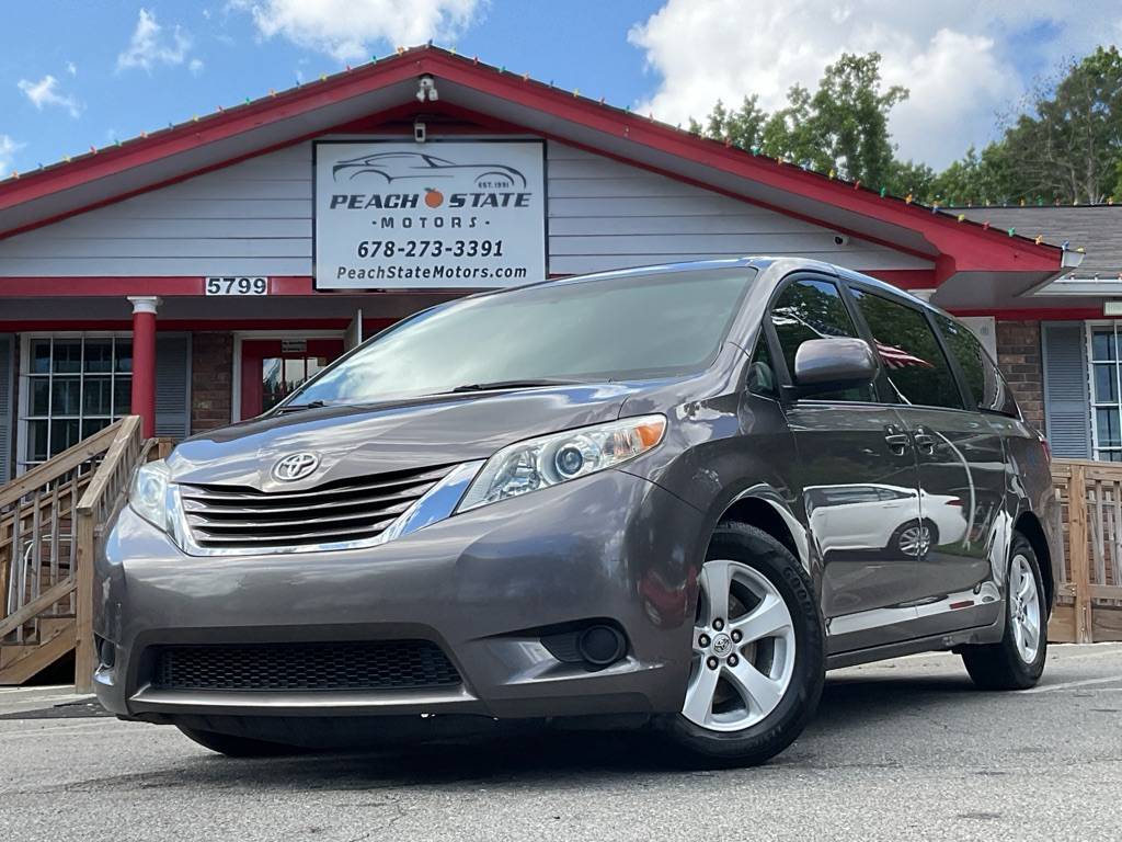 2015 Toyota Sienna LE — Minivan — 158,582 mi — Acworth, GA