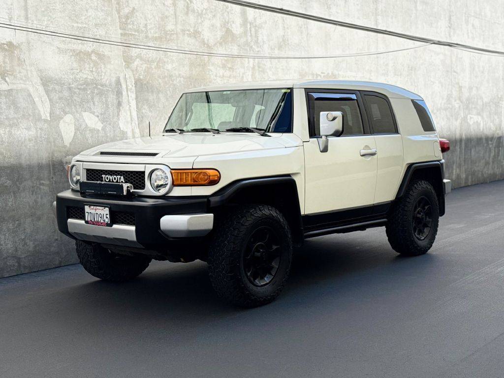 2013 Toyota FJ Cruiser Base — SUV — 106,805 mi — Costa Mesa, CA