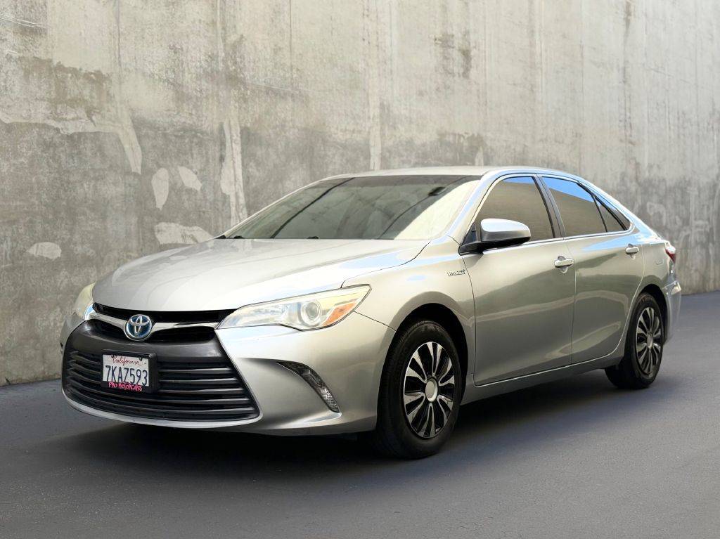 2015 Toyota Camry Hybrid LE — Sedan — 185,884 mi — Costa Mesa, CA