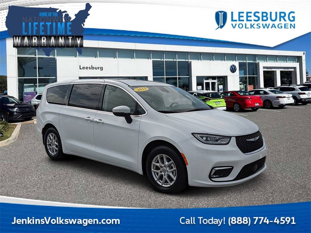 2023 Chrysler Pacifica Touring L — Minivan — 57,641 mi — Leesburg, FL