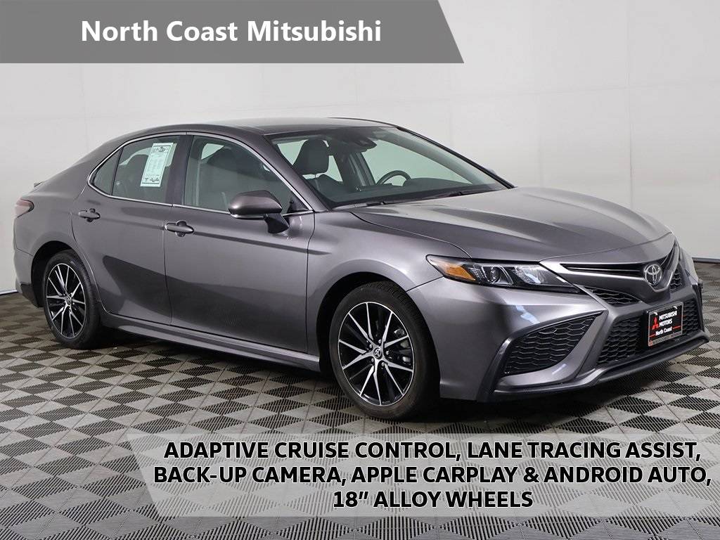 2024 Toyota Camry SE — Sedan — 17,441 mi — Akron, OH